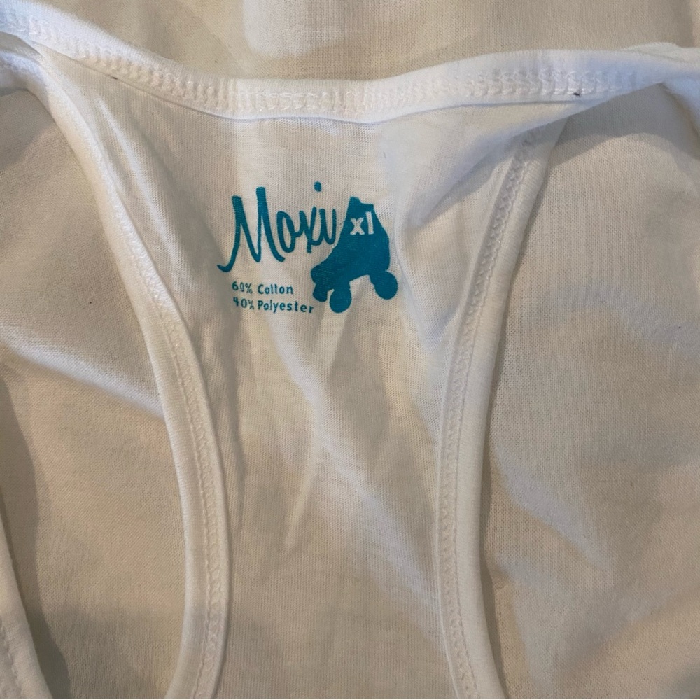 Moxi clothing bundle - Picture 12 of 14